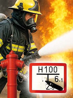 Feuerwehrmann, Hydrant, Hydrantenschild