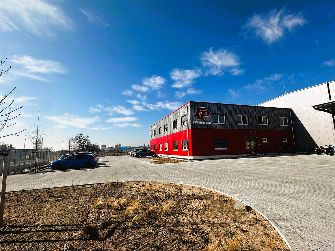 Firmengebäude Franken Plastik Ansicht Nord